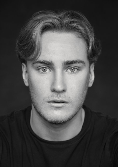 Theo Lynch Headshot