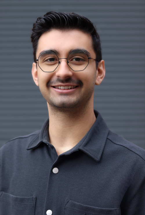 Black portait Gus P 2025 2x