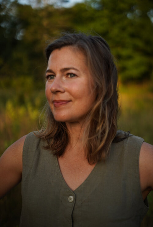 KATE RUSSELL photo by Dan Rajter 422 KB