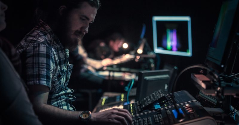 Lir Lighting Desk 11