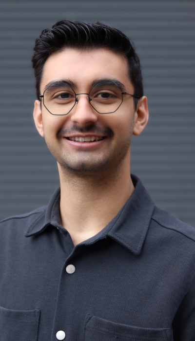 Black portait Gus P 2025 2x