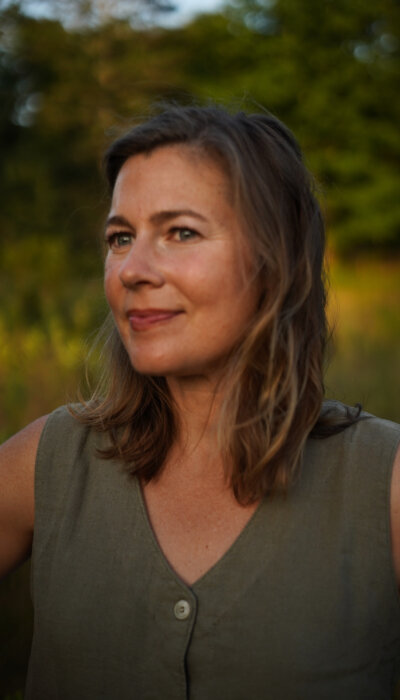 KATE RUSSELL photo by Dan Rajter 422 KB